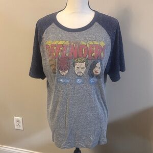 Defenders size L Graphic Gray T-Shirt